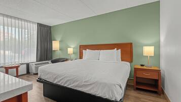 Standard Room, 1 King Bed | Premium bedding, free cribs/infant beds, rollaway beds, free WiFi