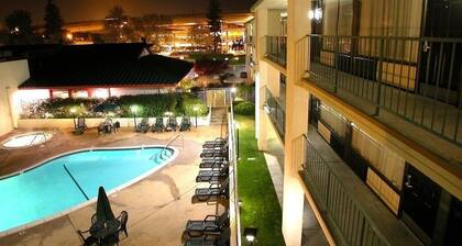 Vagabond Inn Executive Old Town