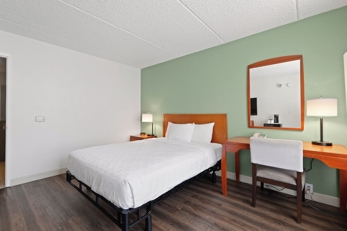 Premium bedding, free cots/infant beds, rollaway beds, free WiFi
