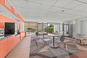 Breakfast area