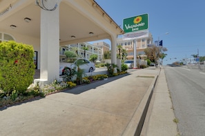 Vista frontal de la propiedad
