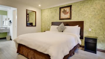 Standard Room, 1 King Bed, Non Smoking | Individually furnished, desk, laptop workspace, blackout drapes