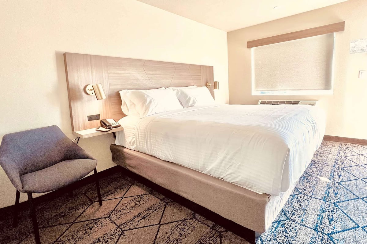 Desk, blackout curtains, iron/ironing board, free WiFi