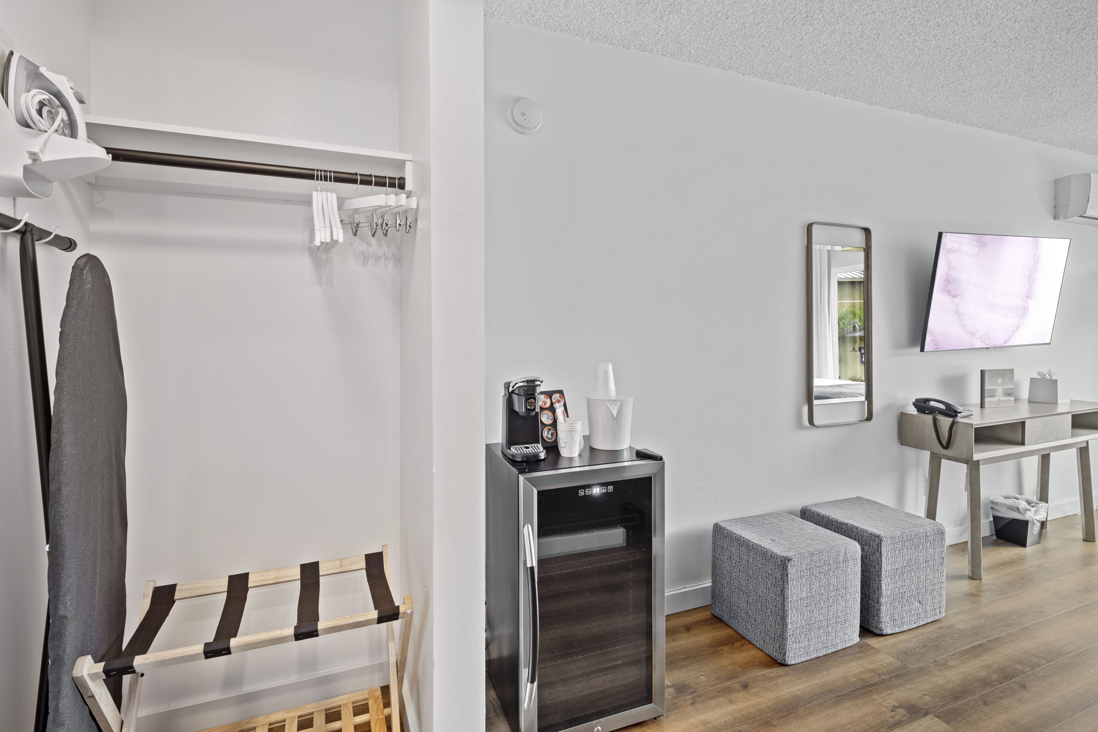 deluxe room, 2 queen beds, harbour view | 1 bedroom, down duvets, pillow-top beds, desk