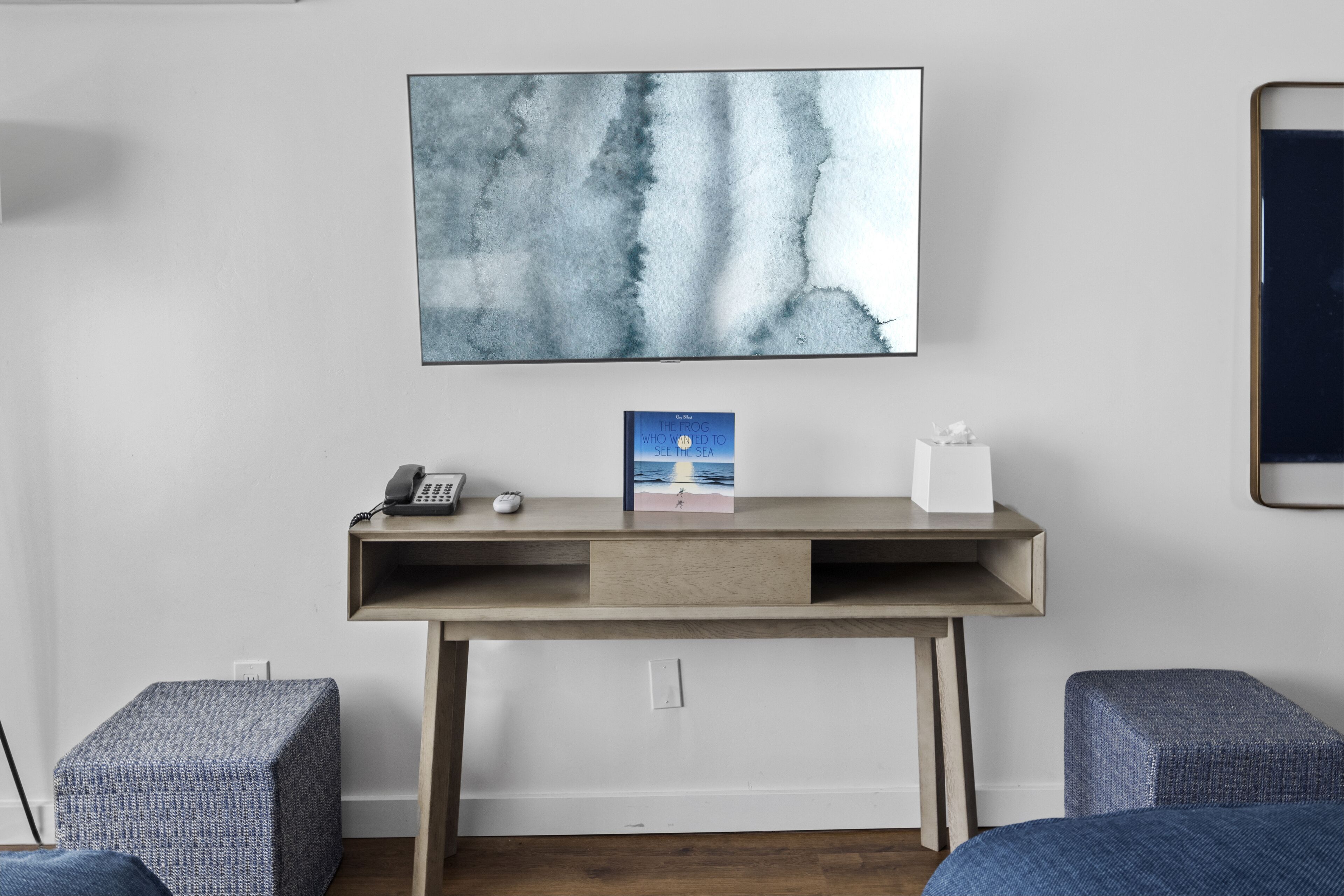 1 bedroom, down duvets, pillow-top beds, desk