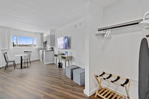 Premium Room, 1 King Bed, Kitchenette | Down duvets, pillow-top beds, desk, blackout curtains - Sea Harbor Hotel (San Diego)