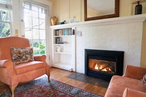 Room, Private Bathroom (Nightingale) | Iron/ironing board, free WiFi, bed sheets