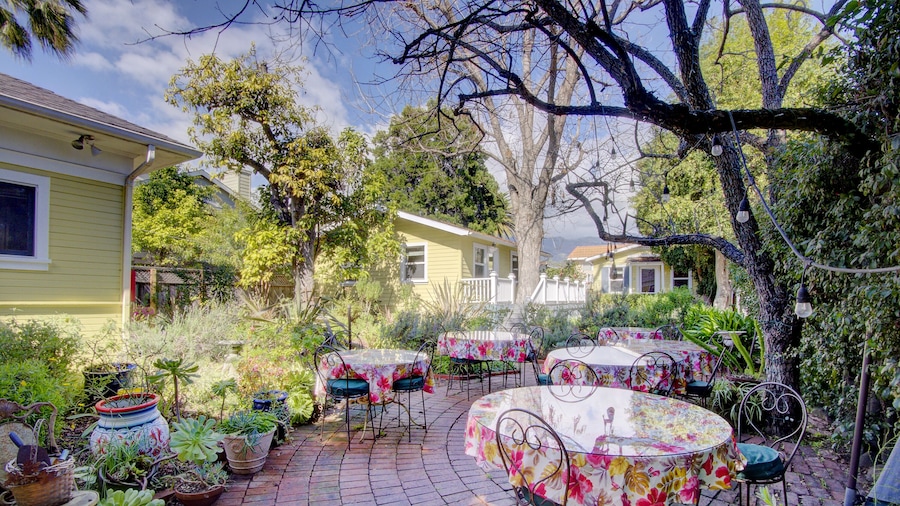 Secret Garden Inn and Cottages