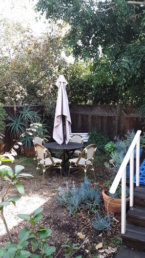 Zimmer, eigenes Bad (Garden) | Ausblick vom Zimmer