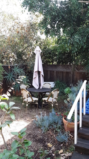 Zimmer, eigenes Bad (Garden) | Ausblick vom Zimmer