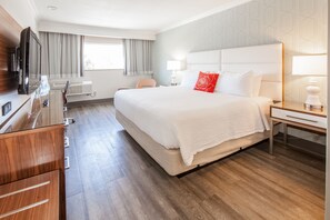 Rom – standard, 1 kingsize-seng, ikke-røyk | Safe på rommet, individuelt dekorert, individuelt innredet og skrivebord