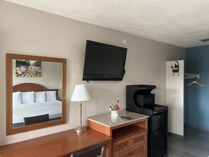 Deluxe Room, 1 King Bed | Select Comfort beds, desk, laptop workspace, iron/ironing board