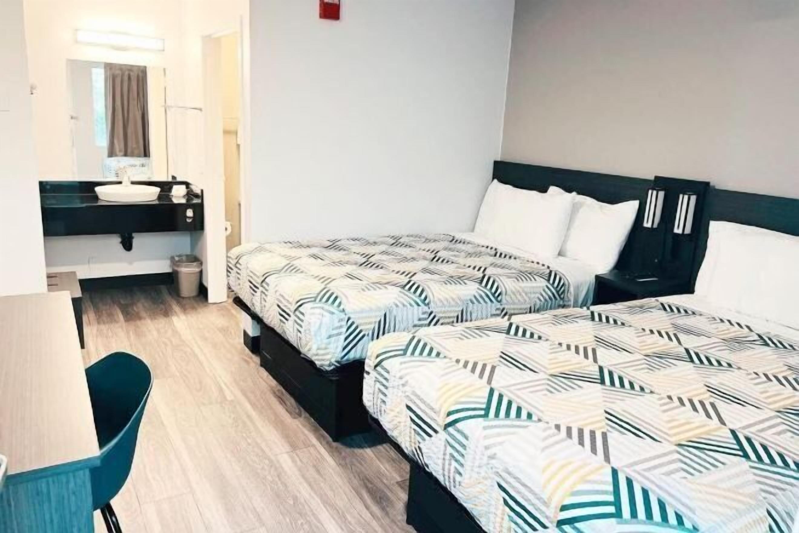 Verdunkelungsvorhänge, kostenloses WLAN, Bettwäsche