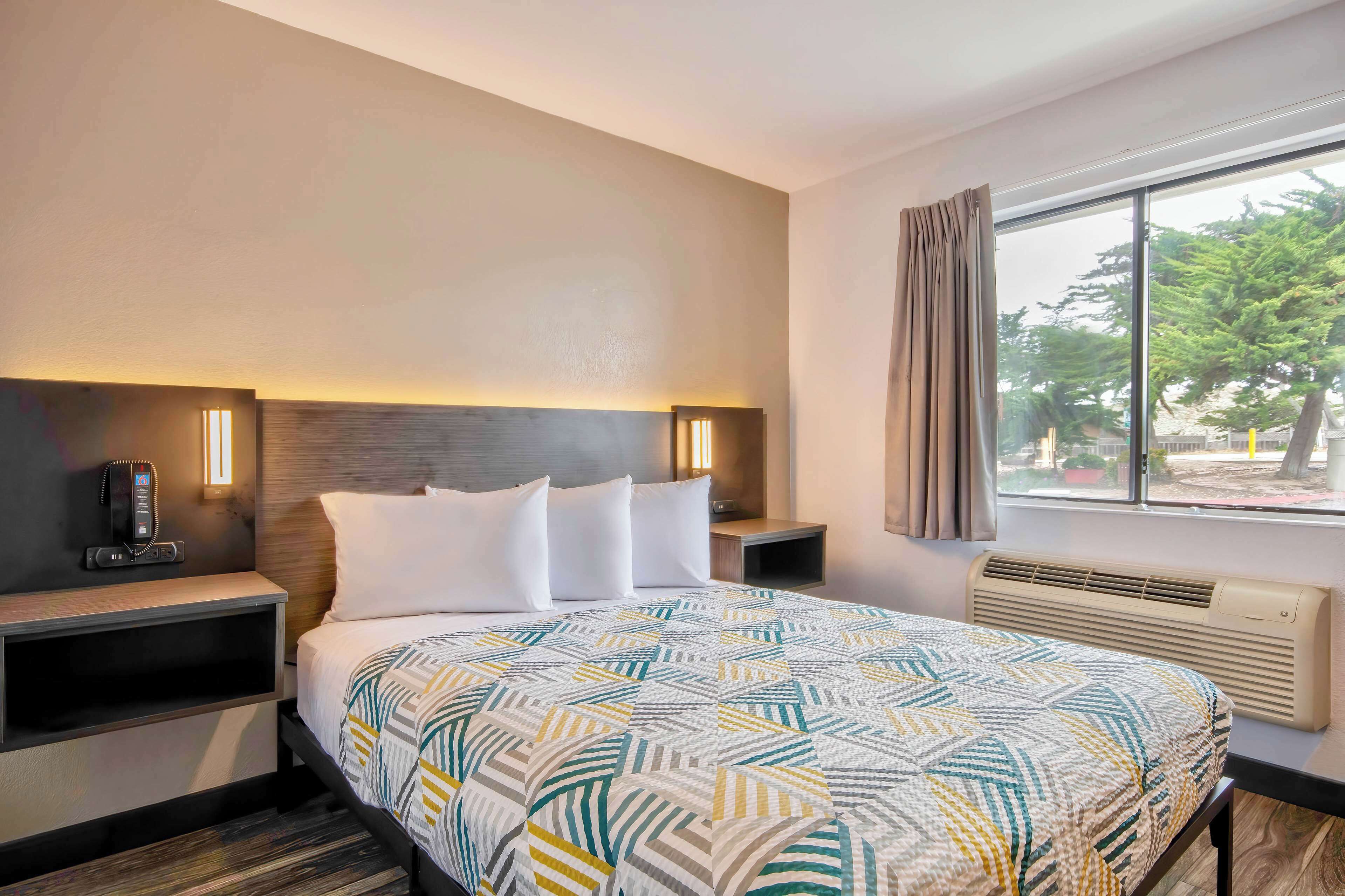 Verdunkelungsvorhänge, kostenloses WLAN, Bettwäsche