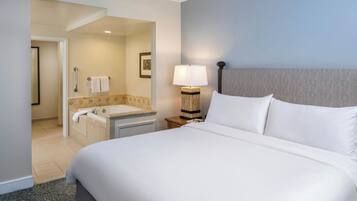 2 bedrooms, in-room safe, desk, iron/ironing board