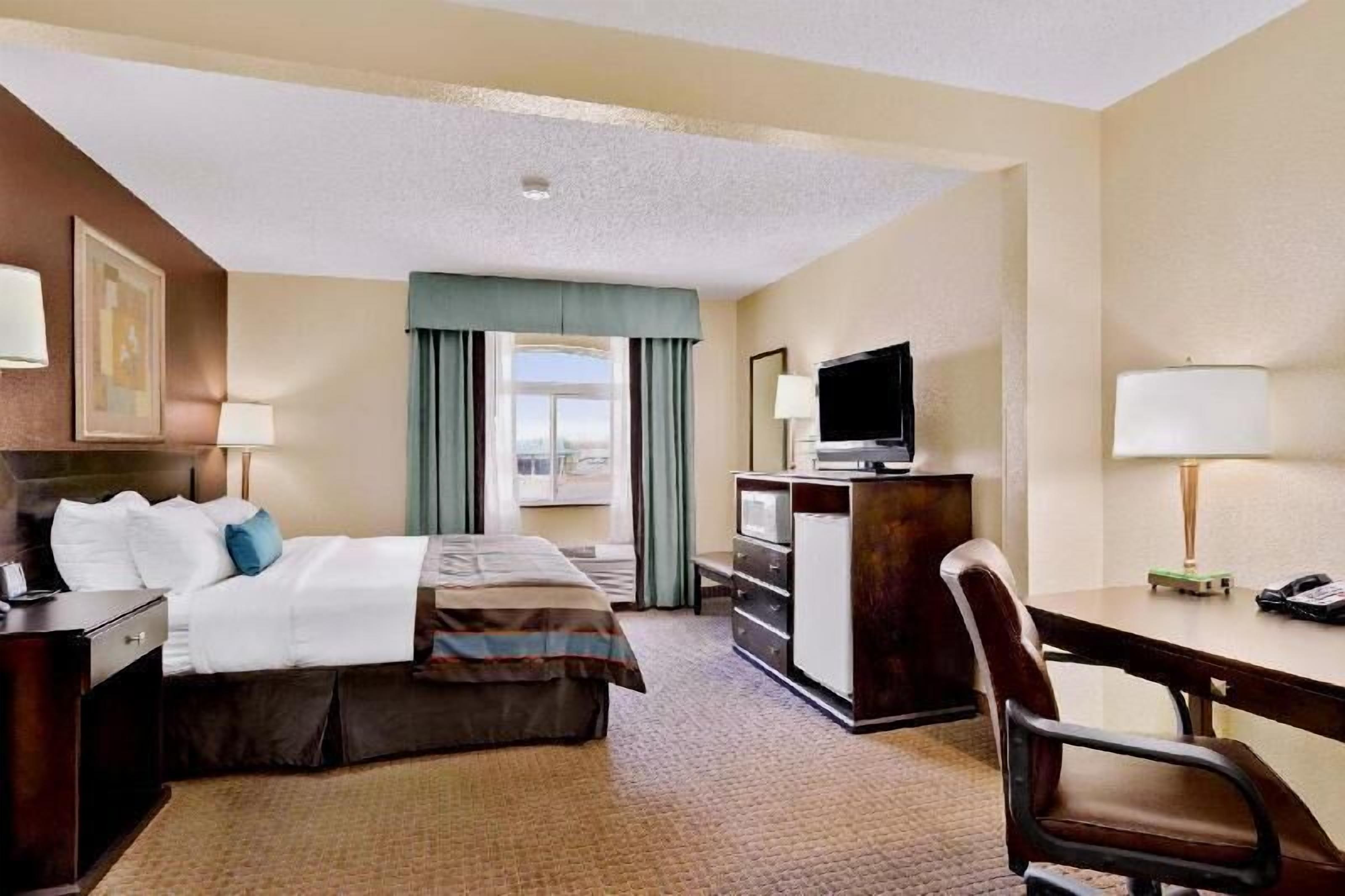 In-room safe, desk, iron/ironing board, free cots/infant beds