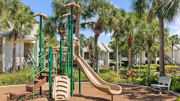 Children’s play area – outdoor