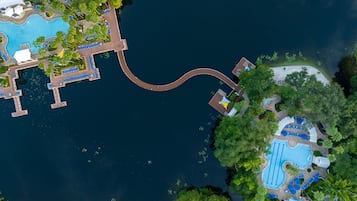3 outdoor pools, pool umbrellas, sun loungers