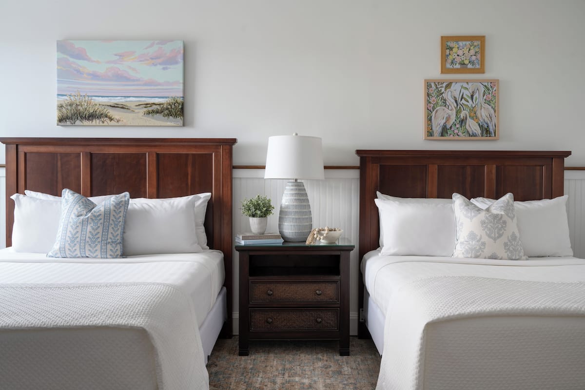 Room (Sunset Queen and Full ) | Iron/ironing board, free WiFi, bed sheets