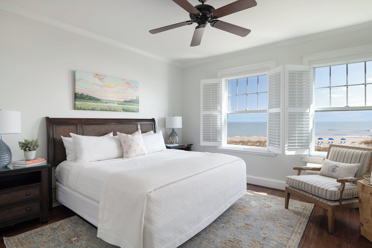 Room, 1 King Bed (Oceanfront) | Iron/ironing board, free WiFi, bed sheets