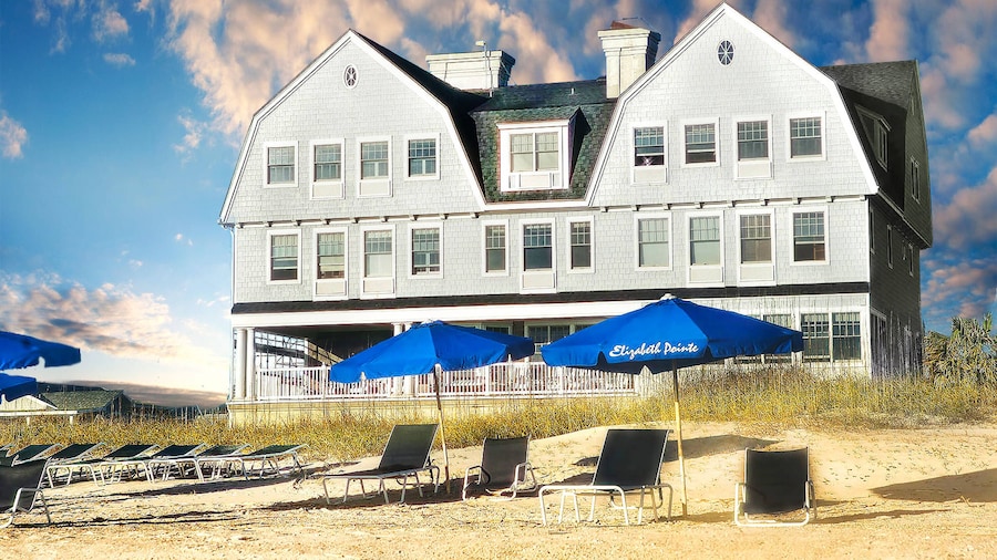 Elizabeth Pointe Lodge