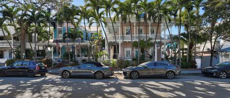 Fachada de la propiedad