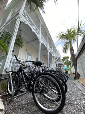 Front of property - The Palms Hotel (Key West)
