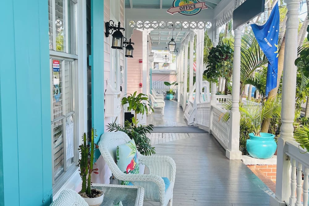 The Palms Hotel