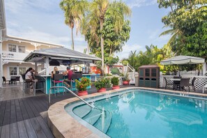 Outdoor pool, open 8:00 AM to 10:00 PM, pool umbrellas, sun loungers - The Palms Hotel (Key West)