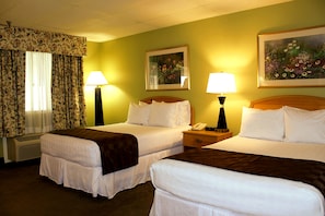 Premium bedding, desk, blackout drapes, iron/ironing board - The University Inn at Emory (Atlanta)