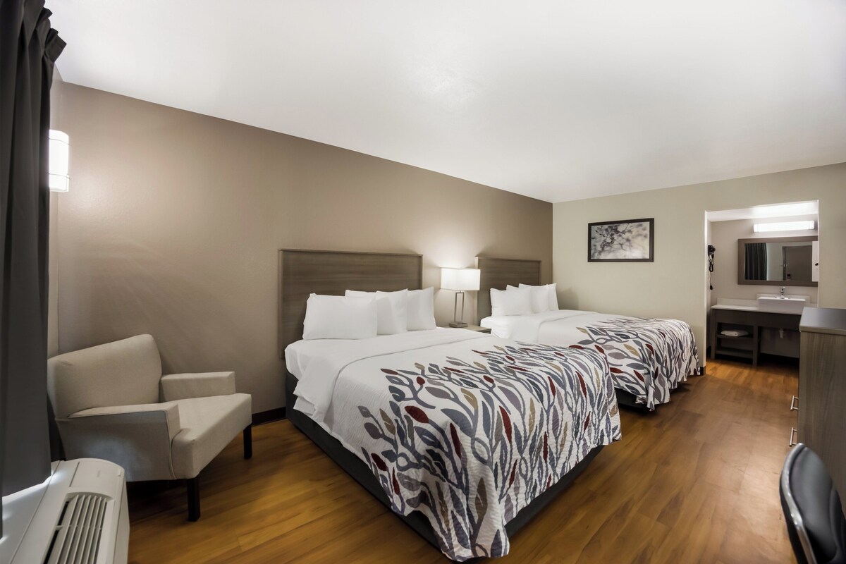 Deluxe Room, 2 Queen Beds (Smoke Free) | Desk, laptop workspace, blackout drapes, WiFi (free)