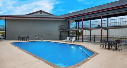 Red Roof Inn & Suites Thomasville
