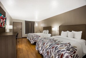 Deluxe Room, 2 Queen Beds (Smoke Free)
