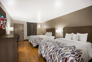 Deluxe Room, 2 Queen Beds (Smoke Free)