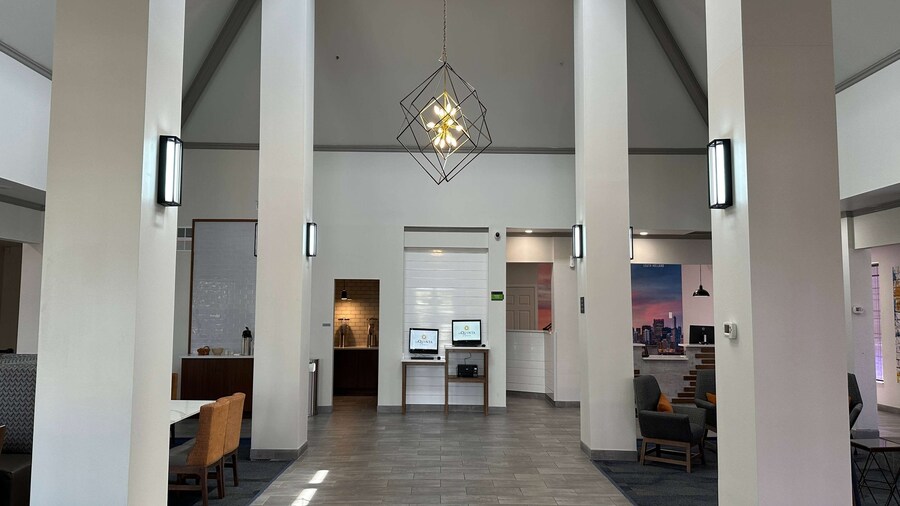 La Quinta Inn & Suites by Wyndham South Holland