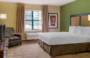 Desk, iron/ironing board, free WiFi, bed sheets - Extended Stay America Select Suites Chicago Rolling Meadows (Rolling Meadows)