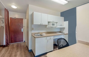 Studio, 1 Queen Bed, Non Smoking | Private kitchen | Fridge, microwave, stovetop