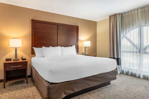 Desk, laptop workspace, blackout drapes, iron/ironing board - Comfort Inn Lafayette I-65 (Lafayette)