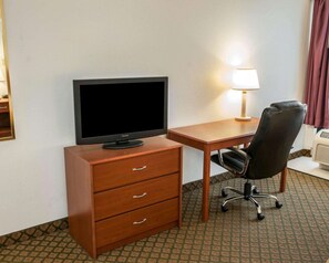 1 bedroom, premium bedding, down comforters, desk