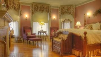 Deluxe Room, 1 King Bed, Fireplace | Premium bedding, soundproofing, iron/ironing board, free WiFi