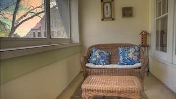 Deluxe-Suite, 2 Schlafzimmer | Hochwertige Bettwaren, schallisolierte Zimmer, Bügeleisen/Bügelbrett