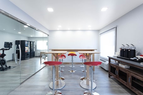 Breakfast area. Travelodge by Wyndham Elkhart