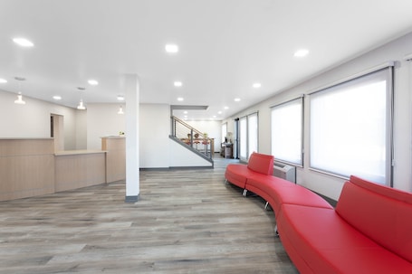 Lobby sitting area. Travelodge by Wyndham Elkhart