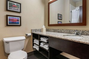 Bathroom - Comfort Inn Shelbyville North (Shelbyville)