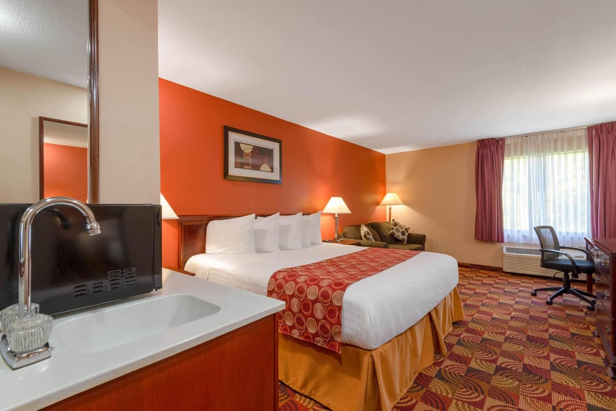 Deluxe Room, 1 King Bed, Non Smoking