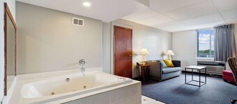 Econo Lodge Inn & Suites Waterloo Downtown