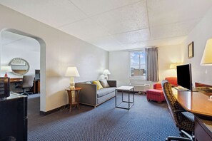 1 bedroom, in-room safe, iron/ironing board, free WiFi