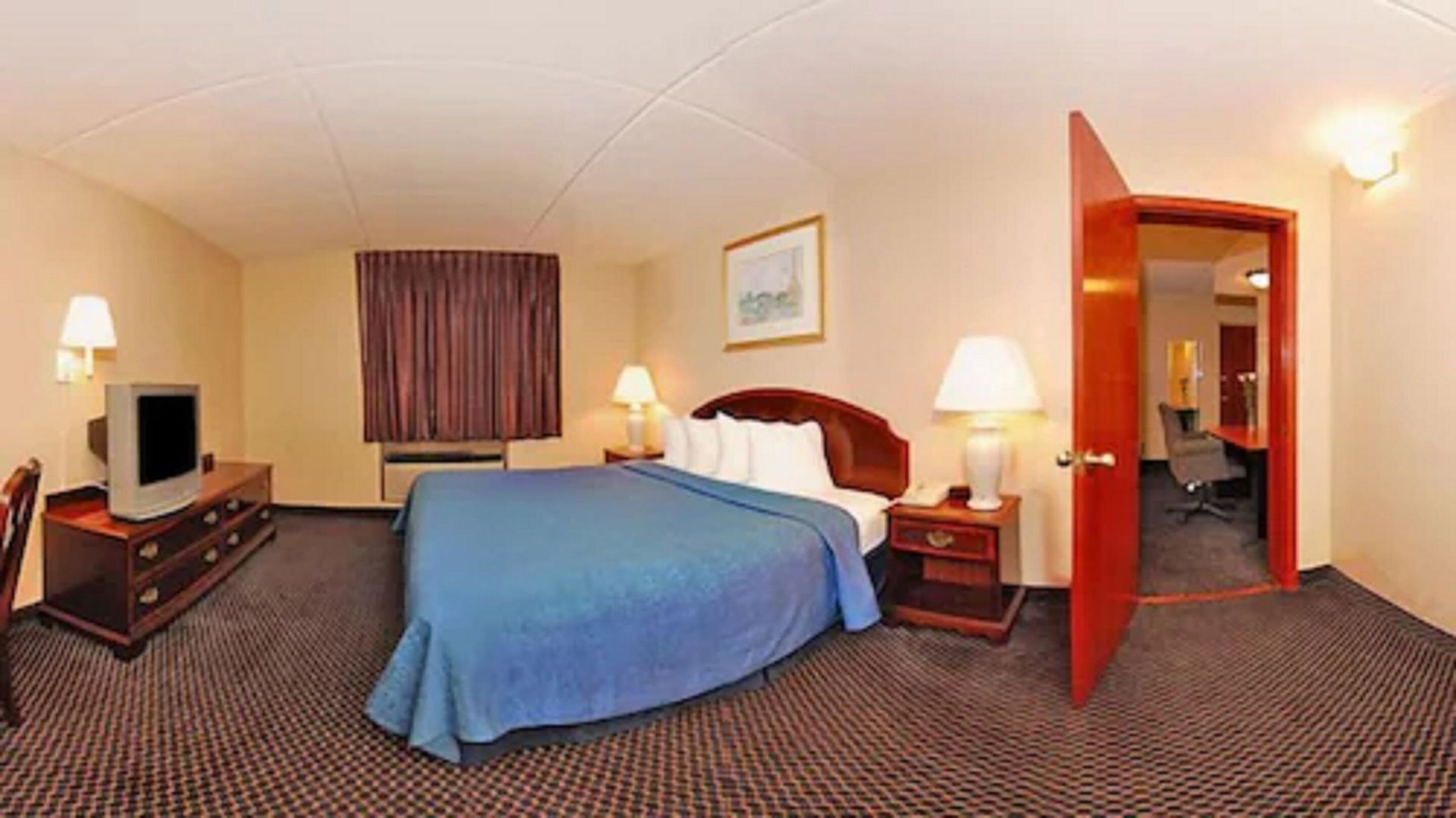 In-room safe, desk, laptop workspace, iron/ironing board