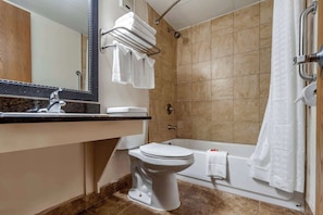 Quarto standard, 1 cama King, para não fumantes | Berços grátis, camas extras/dobráveis (sobretaxa), Wi-Fi de cortesia