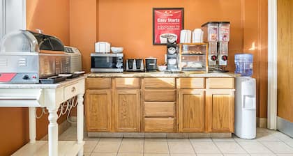 Econo Lodge Hays I-70